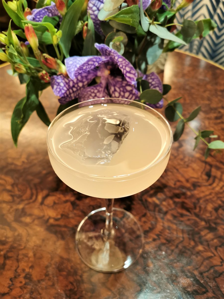 We're bringing back our Blushing Rosie for Valentine's Day, featuring Rhubarb, Olmeca Altos Blanco Tequila, absinthe and citric acid. If this doesn't get you in the loving spirit we don't know what will! ❤️