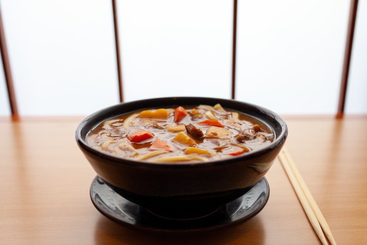 NagaokaRest's tweet photo. Karey Udon es una gran opción si tienes antojo de un caldo caliente. Lo servimos con salsa curry, trozos de rib eye, papa, zanahoria y cebolla.
#RestauranteNagaoka #ComidaTradicionalJaponesa #CDMX #LaNápoles #Caldo #Tallarines #Udon #Curry #SalsaCurry https://t.co/ORLhA6J0mw