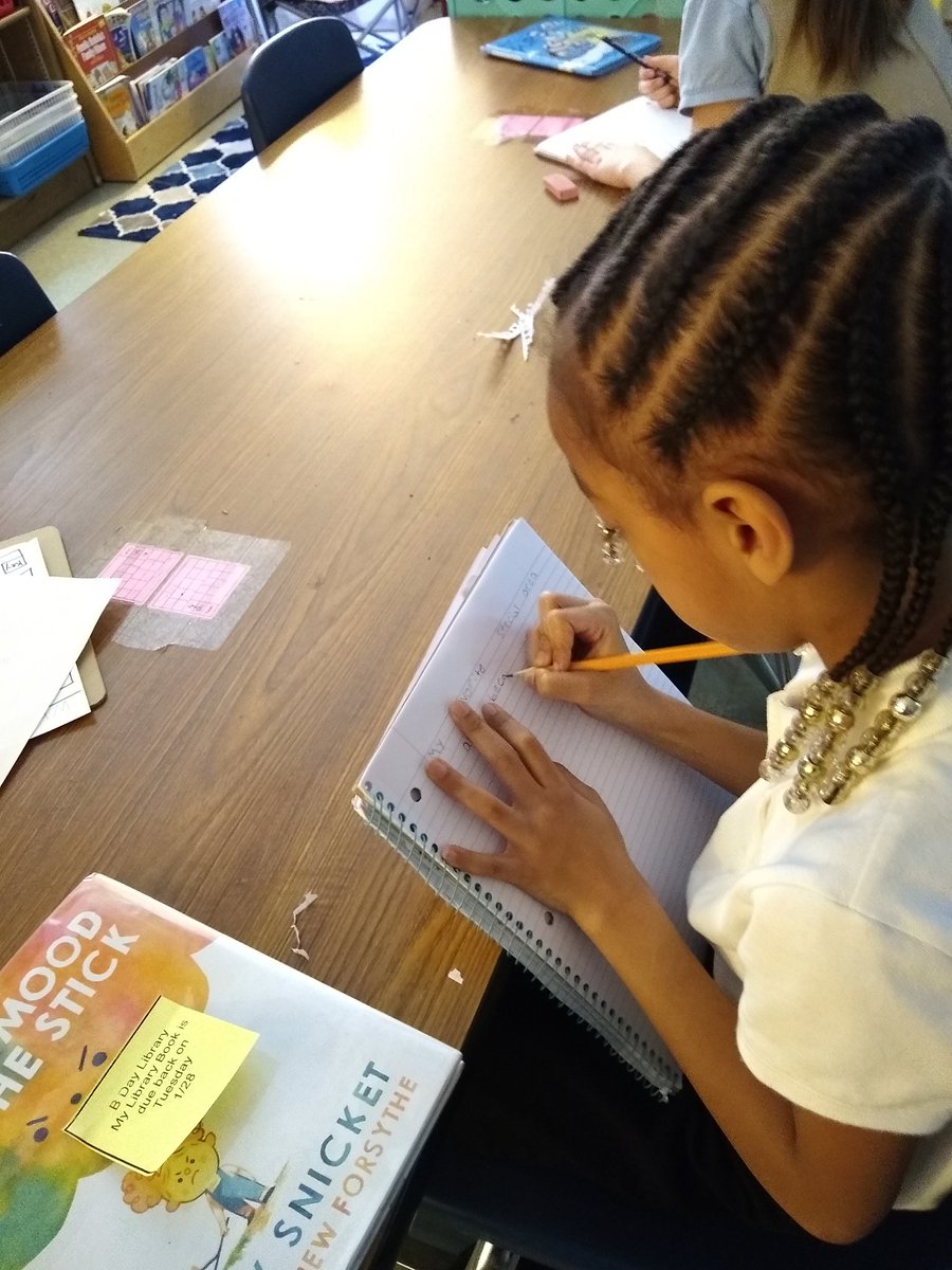 Working hard on writing our reviews. What is your favorite special area? #thepriceway #priceowls #readersANDwriters <a href="/PriceOwls/">Price Elementary</a> <a href="/1stGrade_Price/">1st Grade Price Owls</a> <a href="/samanthakyed/">Samantha Miller</a> <a href="/MsMathies/">Dr. LaRhonda Mathies</a>