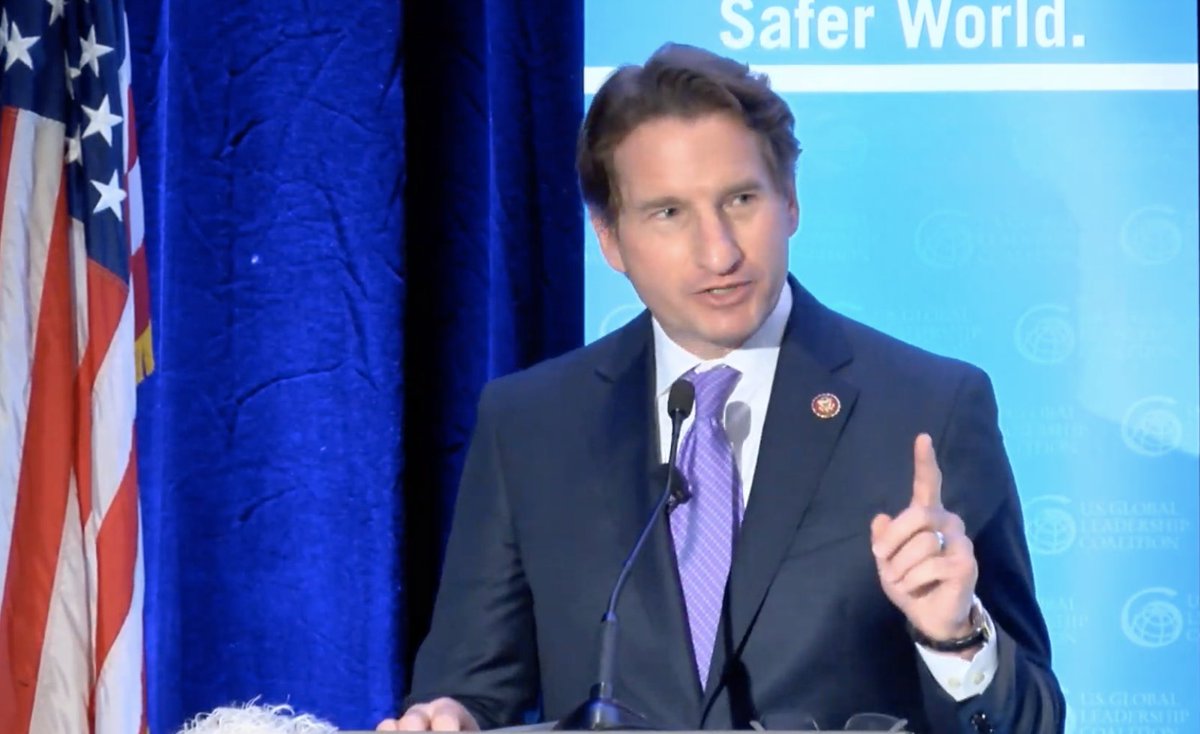 USGLC's tweet photo. .@RepDeanPhillips to 150+ Minnesotans at #usglcMN: “I am concerned about the erosion of the American brand overseas, about the erosion of the @StateDept, of diplomacy, and the erosion of possibility.” https://t.co/s0aQ6CsRr5