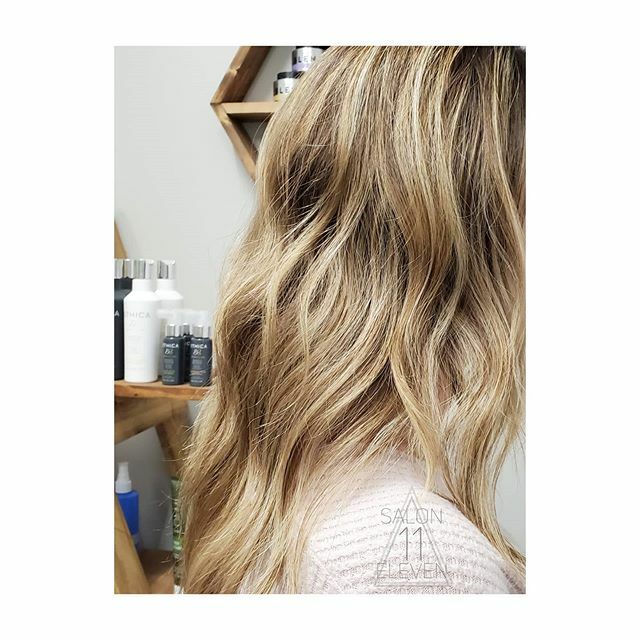itsbre_indy's tweet photo. 🙀#thatdimensiontho thanks to #colormebykm 😻#thatshinetho thanks to @milbonusa #milbonsmooth treatment .
.
.
#salon11eleven #bremusgravehair #indianapolis #greenwood #greenwoodstylist #indystylist #solasalonsgreenwood #hanzonation #317hair #igersindy … https://t.co/vfy5Gy4QTT https://t.co/0X1kjM9V4Z