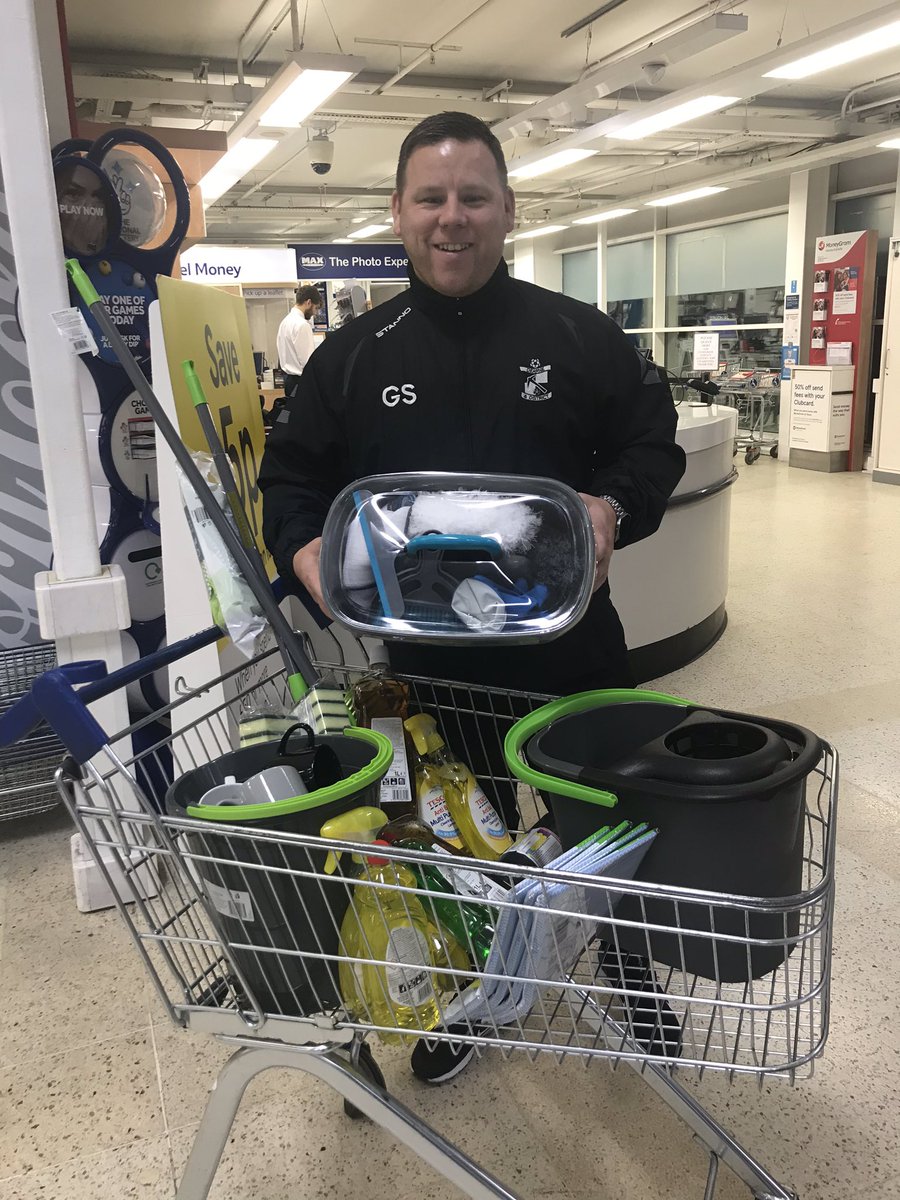 We donated a selection of cleaning products and 10 cups to Dearne and District Football Club to help with their new pavilion ￼⚽️⚽️⚽️ #HappyCleaning @tescowath