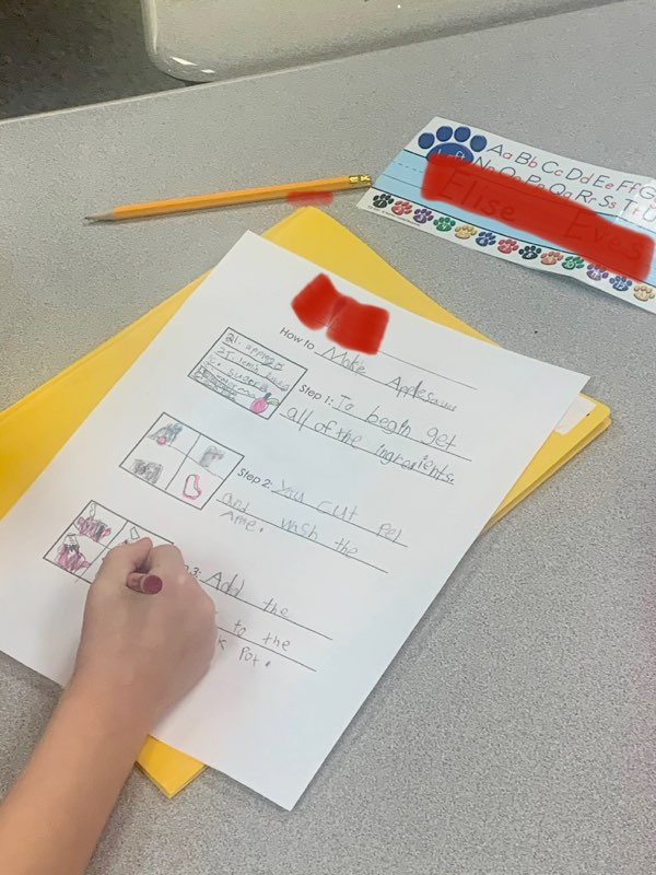 JeffcoELD's tweet photo. 1st grade applesauce "How-To's"! 🍎 #peckrams  #handsonlearning @JeffcoSchoolsCo https://t.co/70Btb9LQal