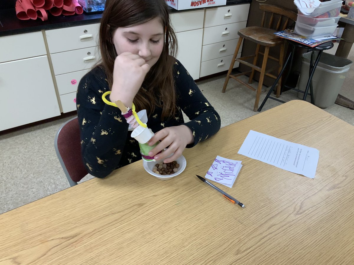 mrbarrysteamlab's tweet photo. Practicing the Engineering By Design Process… by making spoons! @GenevaNSS #nssrocks #nssrising #improvingspoons #besttestever https://t.co/jNEnuhDjOc