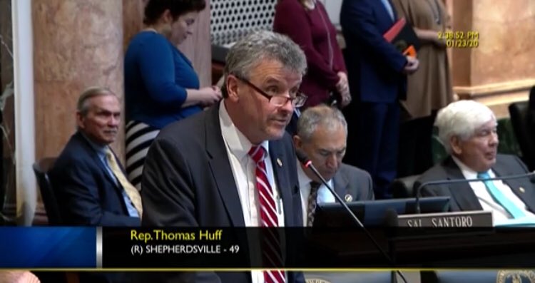 .@ThomasH70394038 presents House Joint Resolution 8. The measure would urge the Cabinet to look for alternatives to reformulated gas requirements, which drives up the cost of gas in parts of Jefferson and Bullit counties. #kyga20