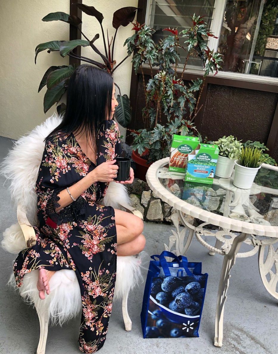 {AD} So excited to be in #costarica where many of @greenmtncoffee is sourced. <a href="/GreenMtnCoffee/">GreenMountainCoffee</a> K-Cup®  pods can be found at <a href="/Walmart/">Walmart</a> Click the link to read my blog post —>> bit.ly/38DxDzv
#GreenMountainGoodness #Walmart #MountainsOfGoodnes