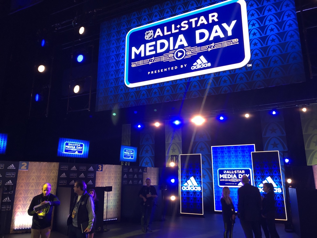 ChrisDaniels_TV's tweet photo. NHL All Star Game:

Where the media gets put on a stage....

@KING5Seattle #NHL #NHLASG #Seattle https://t.co/bc1rPSu7yf