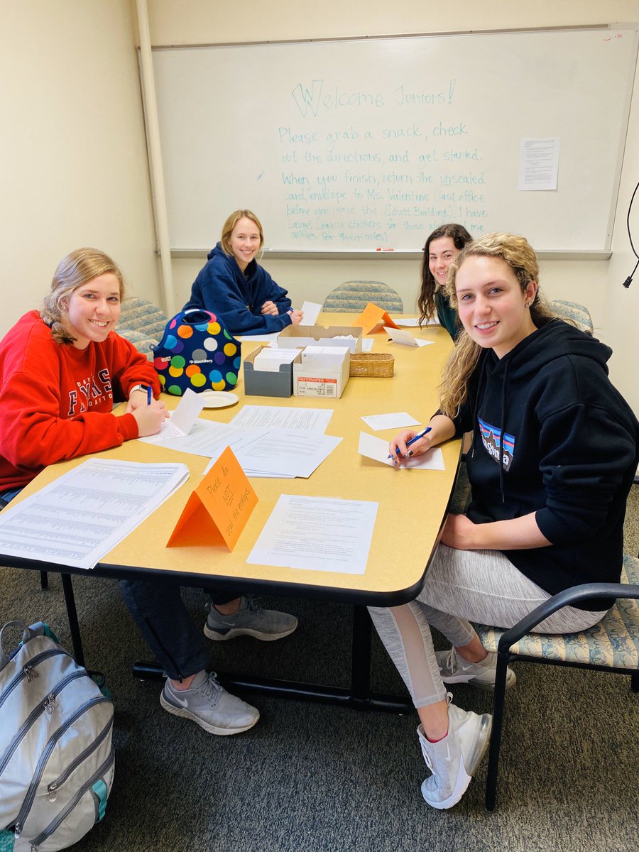 UrsulineLions's tweet photo. Our junior class has been busy over the past 3 days thanking our alumnae and friends of Ursuline! #UACommunity #UAPride 💚💛 https://t.co/7EcHxb0cJg