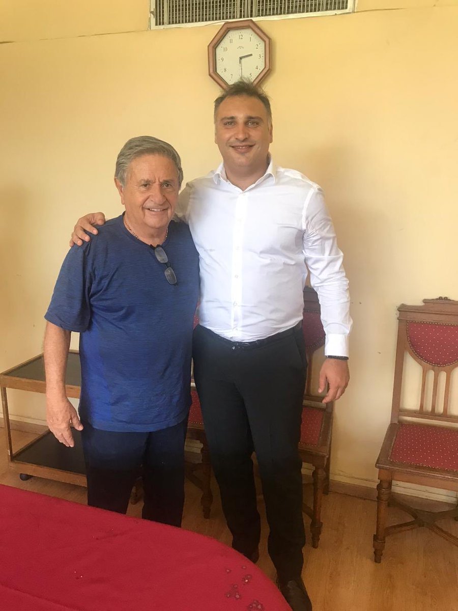 eduardoaduhalde's tweet photo. #superintendenciaderiesgosdeltrabajo
Compartimos una interesante reunión con el Superintendente de Riegos del Trabajo  @gdmoron , el Gerente General Fernando Perez y el Gerente Eugenio Begue. https://t.co/ztPVG8pA2B