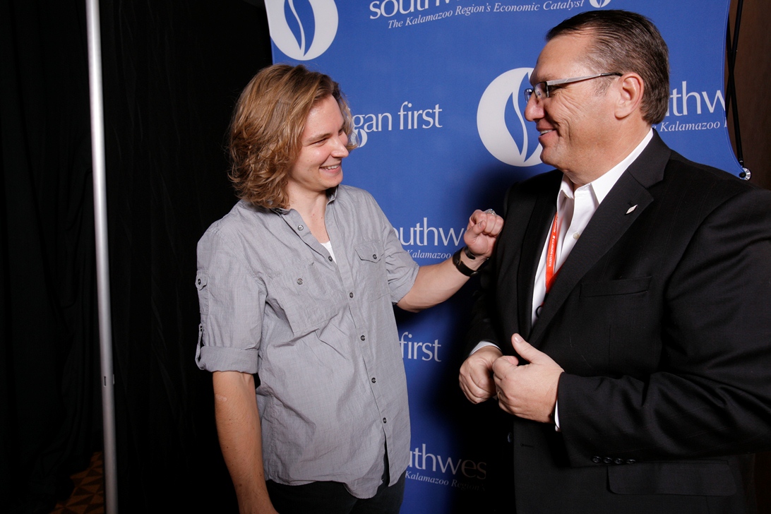 ronkitchens's tweet photo. Even though @FrankieBallard's hit album "Sunshine and Whiskey" was not out when he joined us at #CatalystU2012, I like to think he was inspired by the experience. 

How will you share your #Unique talents with the world? Join us at @CatalystU2020 to see: https://t.co/P8kg7PZGzc https://t.co/n1ymPcAVV2