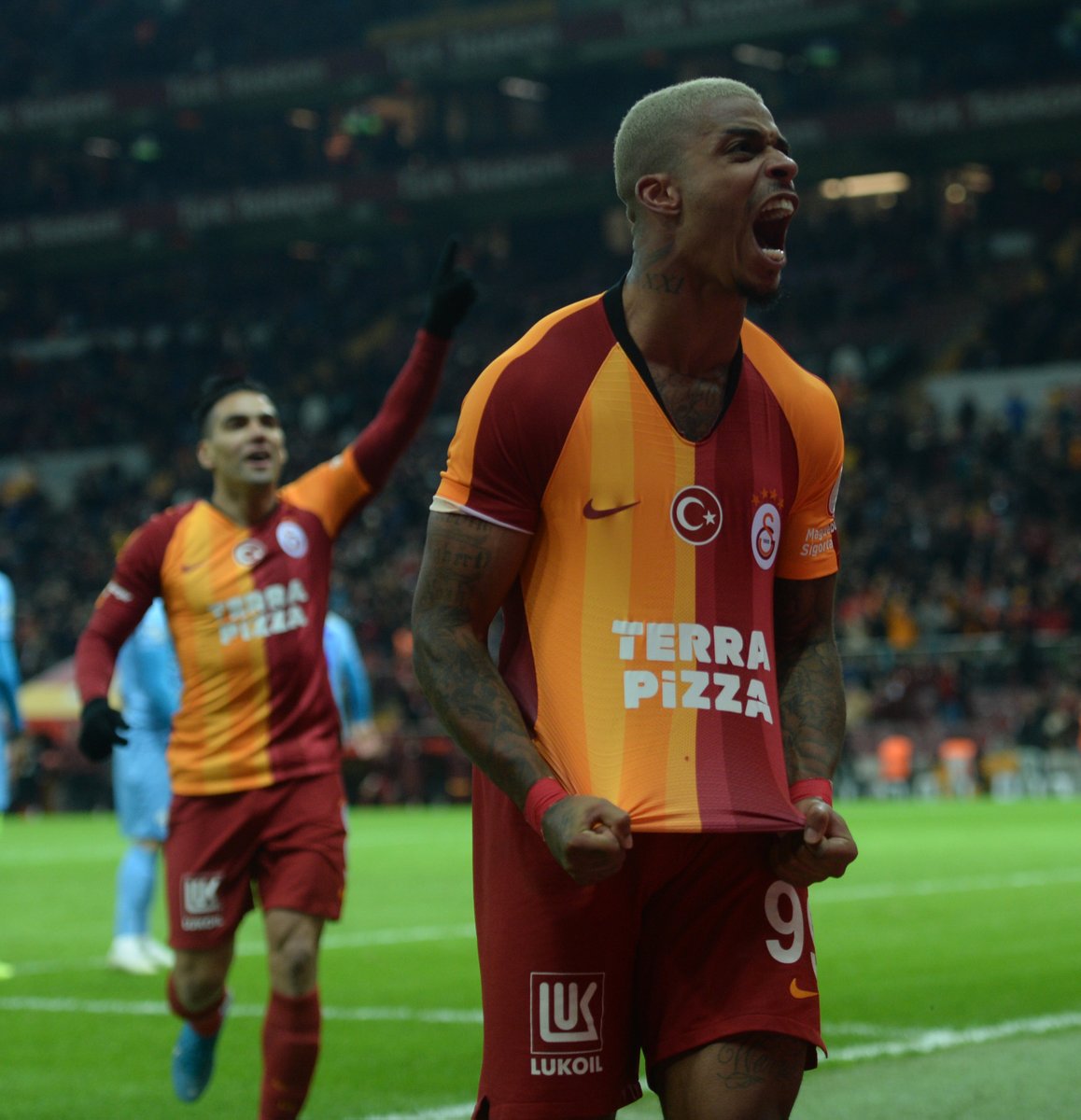 GalatasaraySK's tweet photo. HIRS = @LeminaM_13 💪✊

#GSvRİZ #HedefKupa https://t.co/OeQQL0Wpzz