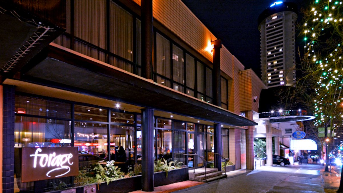 If you had $100, what would you spend it on? Right now you get a $100 Visa Gift Card for the first night &amp; an additional 50$ for each subsequent night! Use it for your room or a dinner on Robson Street - the opportunities are endless! #ListelLiving

Book: bit.ly/37RD4u8