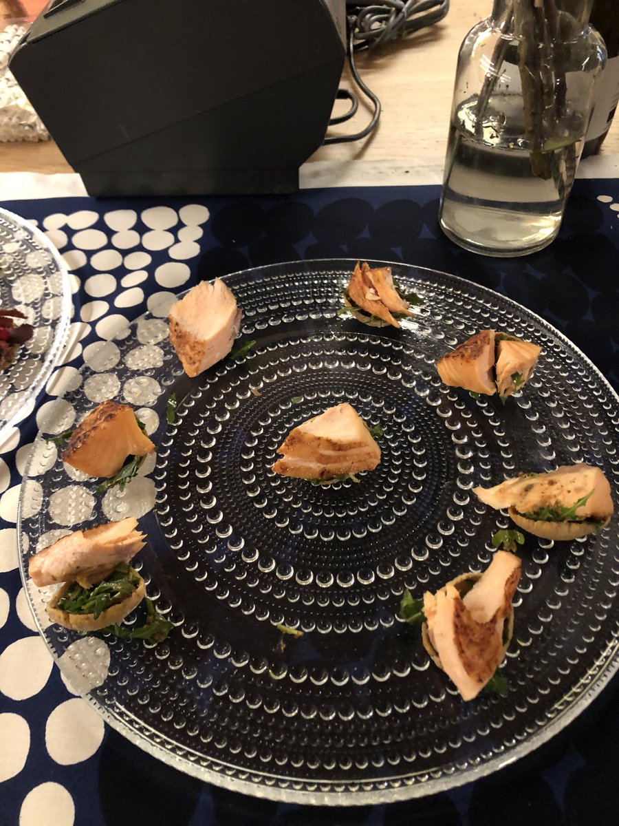 jtiffon's tweet photo. Belle découverte des produits gourmands de #Finlande chez #MaisonPlisson. Mention spéciale pour le saumon sur toast d’avoine et le renne séché aux airelles... @AmbFinlandePAR @InstFin @salutfinlande https://t.co/P5RgyiibT5