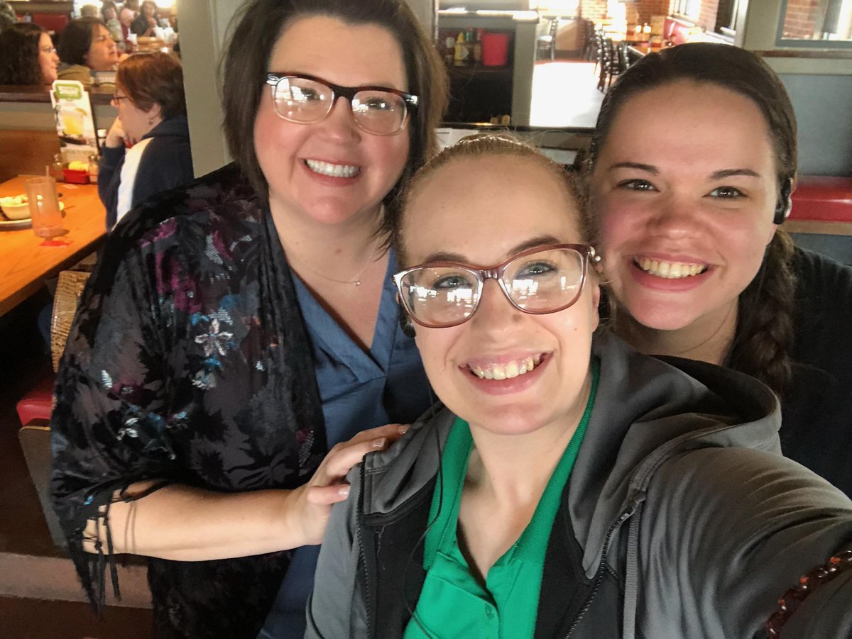 LydiaHe60237409's tweet photo. First day Chili's MWC #CHILISLOVE https://t.co/9ZBTNS9gSQ