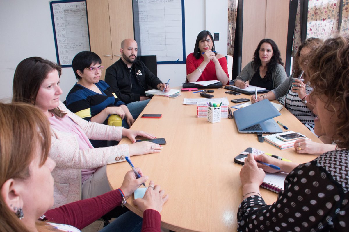 ✔ Junto a los equipos del Min. de Desarrollo Humano y el Min. Gobierno, Justicia y Derechos Humanos de <a href="/GobiernoTDF/">GobiernoTDF</a> queremos trabajar en agendas conjuntas para avanzar en capacitaciones gubernamentales respecto a #genero #diversidad y #niñez <a href="/DFreiberger/">Daiana Freiberger</a> <a href="/gustavomelella/">Gustavo Melella</a>