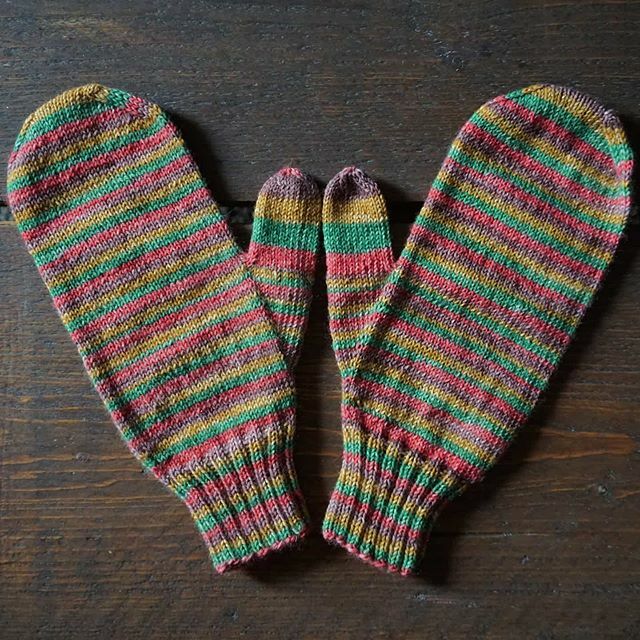 PixelAtlantis's tweet photo. I recently finished these mittens as a bit of a change from knitting socks. I think it's safe to say that I love them 😍 I really want to cast on another pair but I am trying to clear some needles first!
Just incase anyone asks, this is my own pattern… https://t.co/XtefTsOffI https://t.co/gBI3AFHKjq