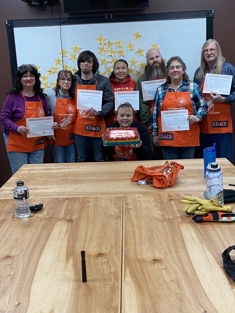 ScoobyDavis's tweet photo. Congratulations to 8938’s 2020 New Associate Coaches. We look forward to watching you help and grow our new associates this year. Thank you for what yo do. You are amazing. https://t.co/HHYzGYtROu