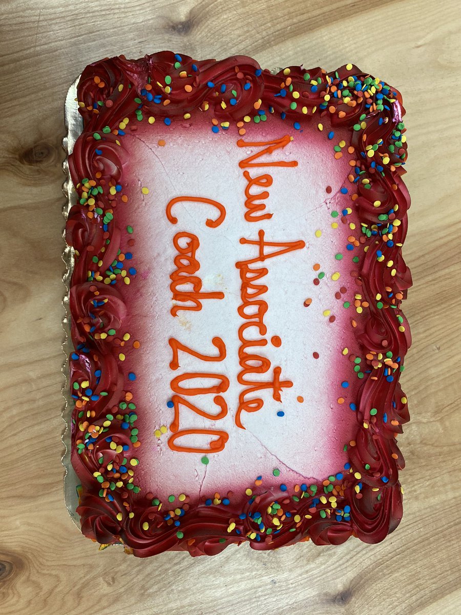 ScoobyDavis's tweet photo. Congratulations to 8938’s 2020 New Associate Coaches. We look forward to watching you help and grow our new associates this year. Thank you for what yo do. You are amazing. https://t.co/HHYzGYtROu