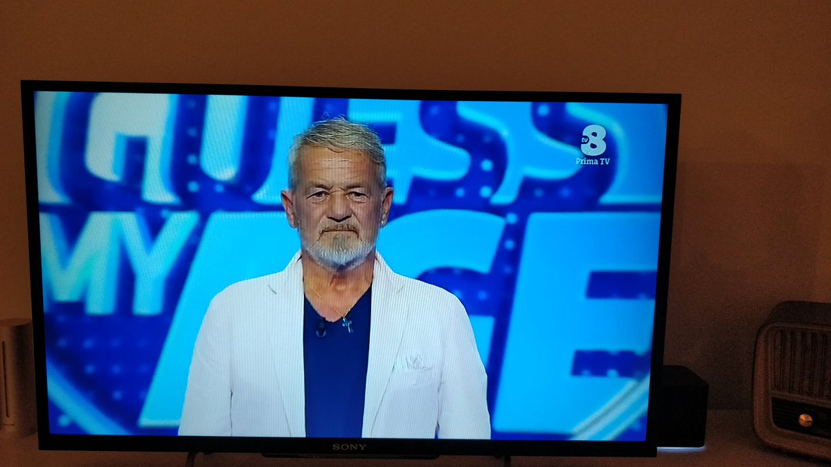 Less_or_Alessia's tweet photo. @alecattelan a 67 anni, vedovo, a @Guessmyageit https://t.co/iPYH3PuDud