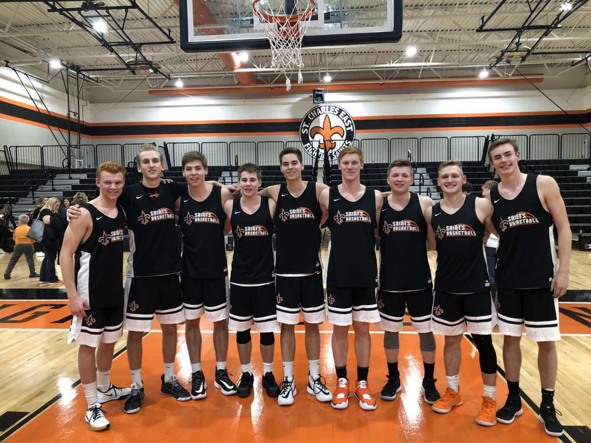 Spainserves's tweet image. This #ThankfulThursday I am thankful for my senior brothers!!! We have been playing together since 3rd grade and have became a unit✊. I would not want to play with anyone else!
@bballwoods23 @hoopsmurphy