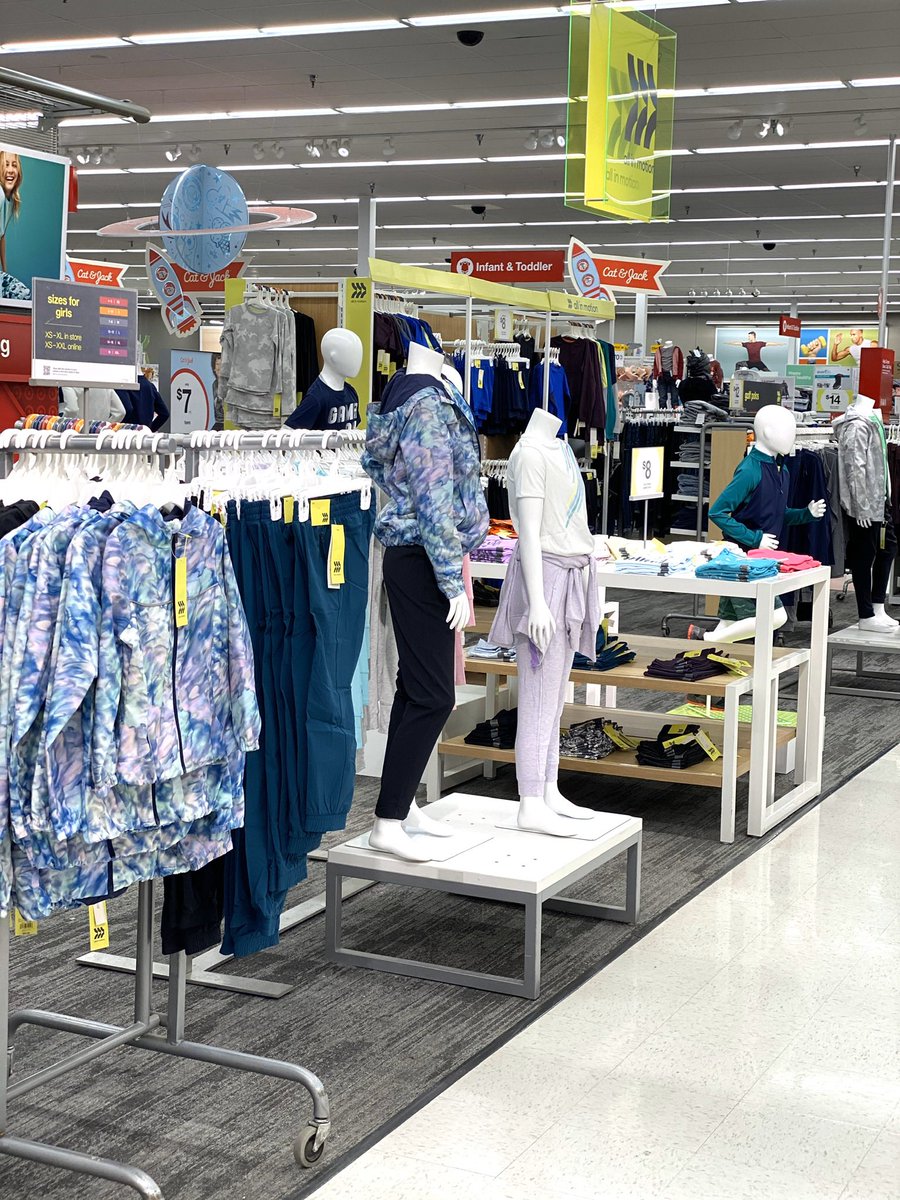 In LOVE with <a href="/Target/">Target</a>’s newest activewear line #allinmotion! So many choices for EVERYONE in so many patterns, fits and looks! 🔥🔥🔥  <a href="/HepolaSydnay/">Sydnay Hepola</a> <a href="/658Bullseye/">Jenny From The 658</a> <a href="/jodijordheim/">Jodi Jordheim</a> <a href="/4everettMark/">Mark.Everett</a>