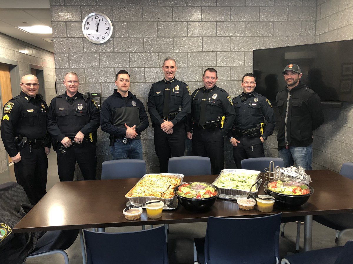 CrispWalpole's tweet photo. We hope you enjoyed the food!  #WalpolePD #CRISPWalpole #walpolepolice #walpolepolicedepartment #walpole @WalpoleChief https://t.co/TtzPE5qdzj