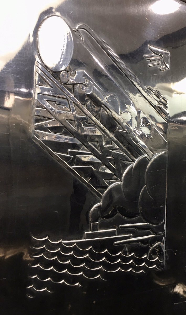 chuffnell's tweet photo. Reliefs by Eric Gill on the theme of Speed, 1932. 
From the original lifts of Unilever House: panels in Aluminium alloy. Pleased to find these today. 
@ArtDecoSocUK @mod_in_metro #ArtDeco https://t.co/FtnAN1oeU6