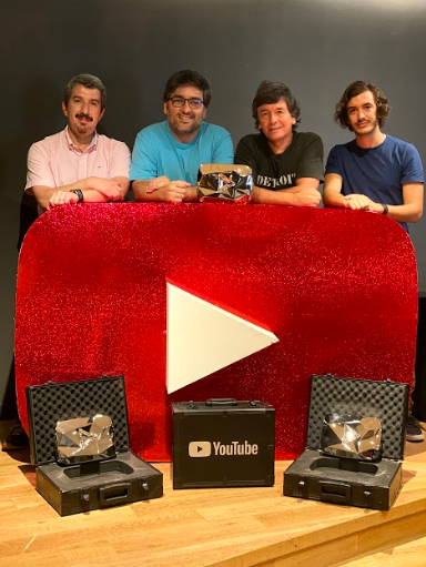 YouTubeLATAM's tweet photo. ¡Felicitaciones a @Reino_Infantil por su 3er botón de diamante💎! 
Con más de 80 millones de suscriptores y 80 millones de visualizaciones por día, es la comunidad más grande de habla hispana para niños a nivel mundial. 🎈👏 https://t.co/Le6EOaG2a5