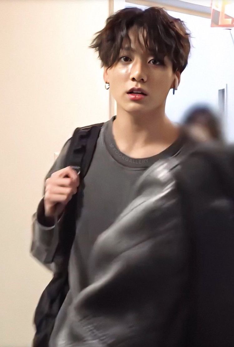 kooklq's tweet photo. fluffly haired boyfriend material https://t.co/gwYgl8baqF