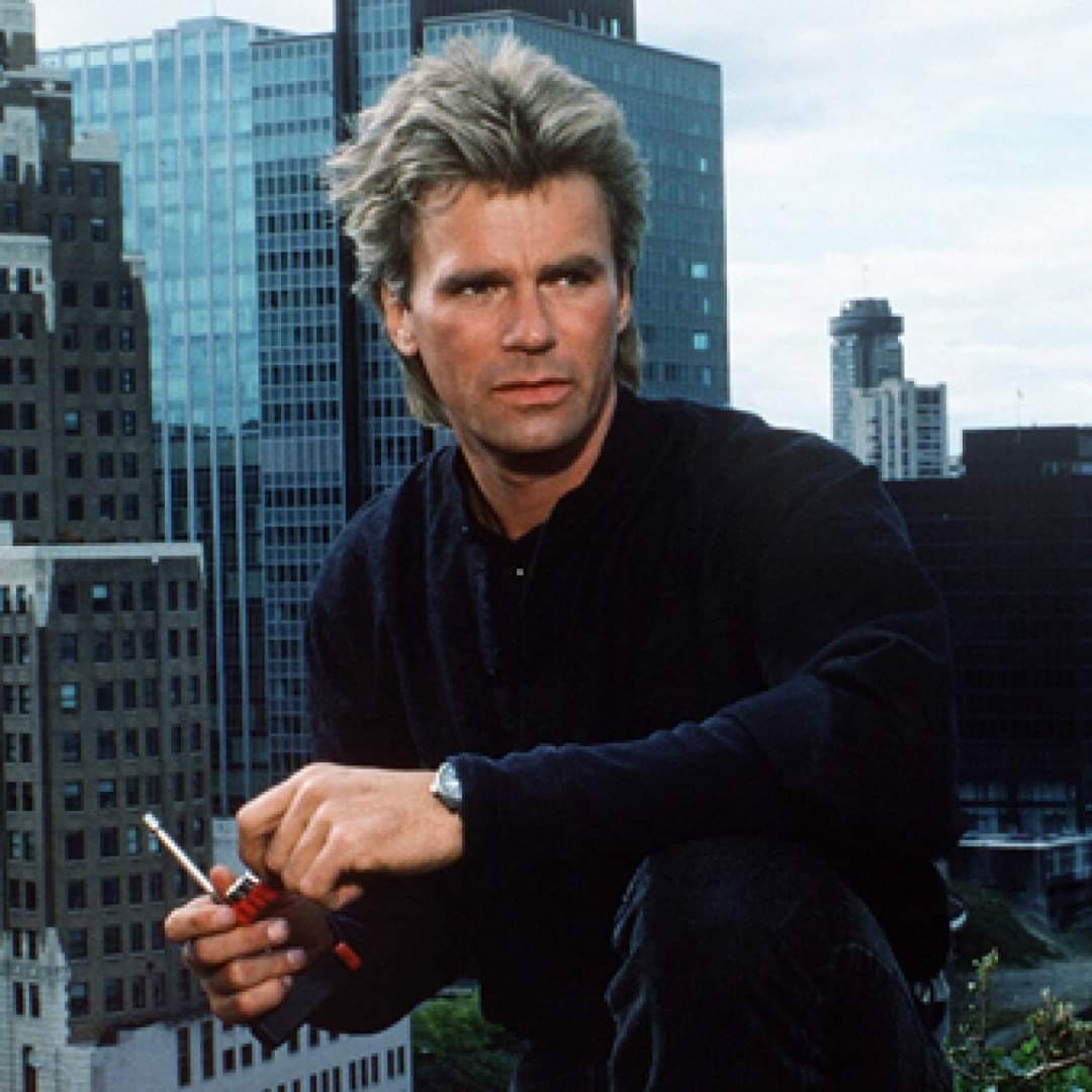  Happy Birthday! 

Richard Dean Anderson wird heute 70 !!!

Der EINZIG WAHRE Mac Gyver!  