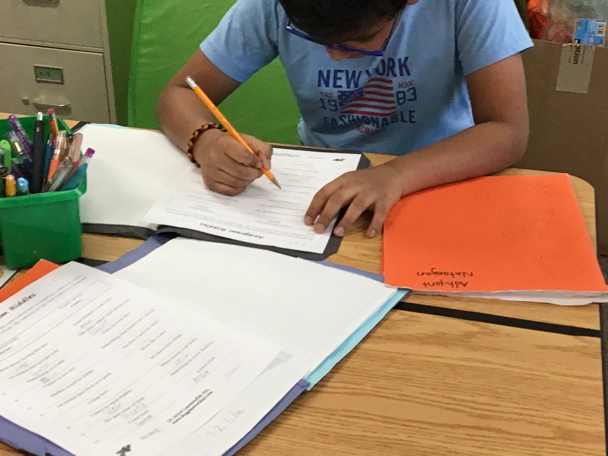 ashleyelm_gt's tweet photo. We learned about logic puzzles and anagrams. #tweeteroftheday #FISDQUEST @MsFaries3rd @Lazar2nd2none @AshleyElem #3rdgreative https://t.co/1e5O6yNivk