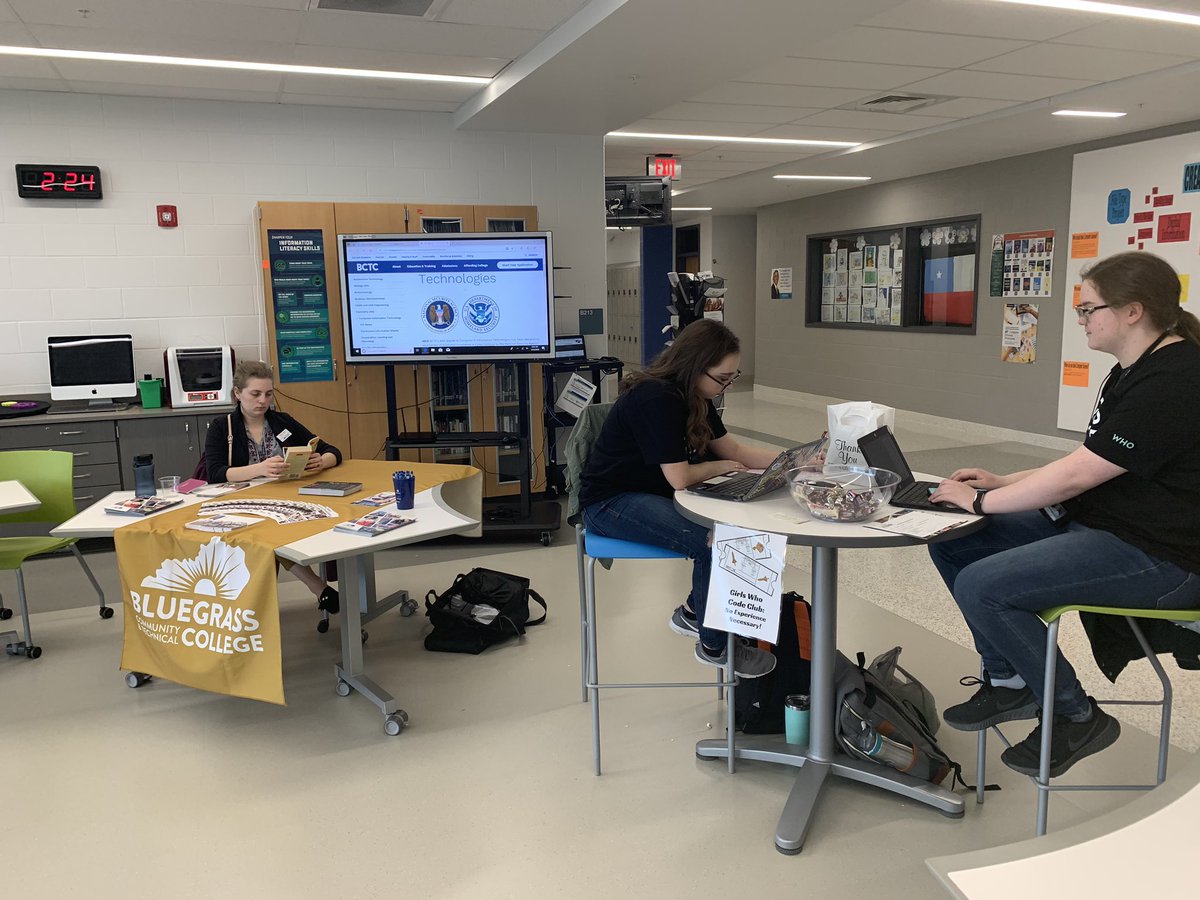 SMcGrath2's tweet photo. Day 1 of @FDHSacademies Academy of Technology Freshmen Showcase “FDHS Episode 2: This is I.T” #studentleaders #ITswhereitsAT @alcalafoto @JensHannemann @Mr_Greene_Math @MrsSnowFDHS @AMayesKY https://t.co/uxpwtUV5fe
