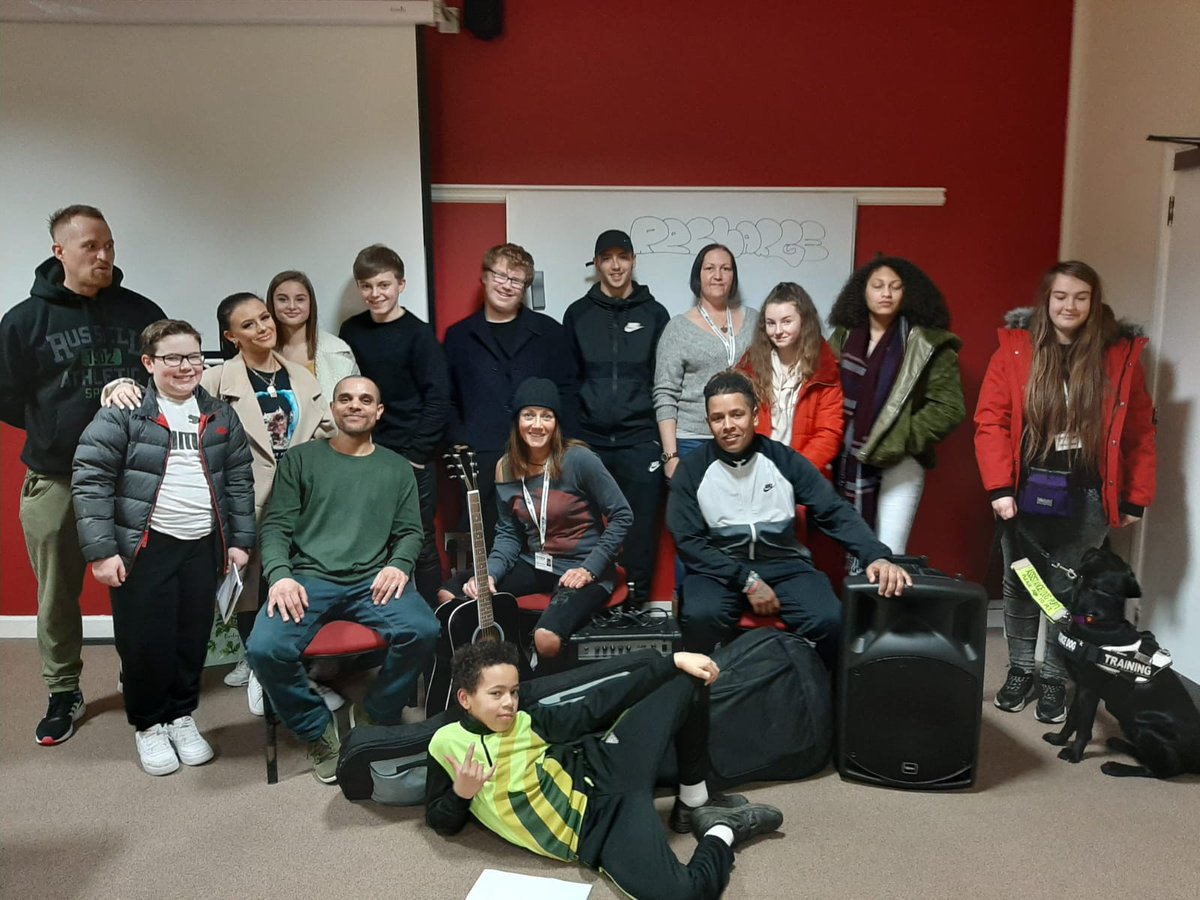 NewGenerationF7's tweet photo. Our Music and Graffti is in motion, we have the first collective track for the music all but finished. It's been a pleasure to work with these talented youngsters. Looking forward to the next 5 weeks.
#MusicProject #GraffitiProject #AntiKnifeCrime #Droptheknifeandpickupamic https://t.co/g0MLGAxkxo