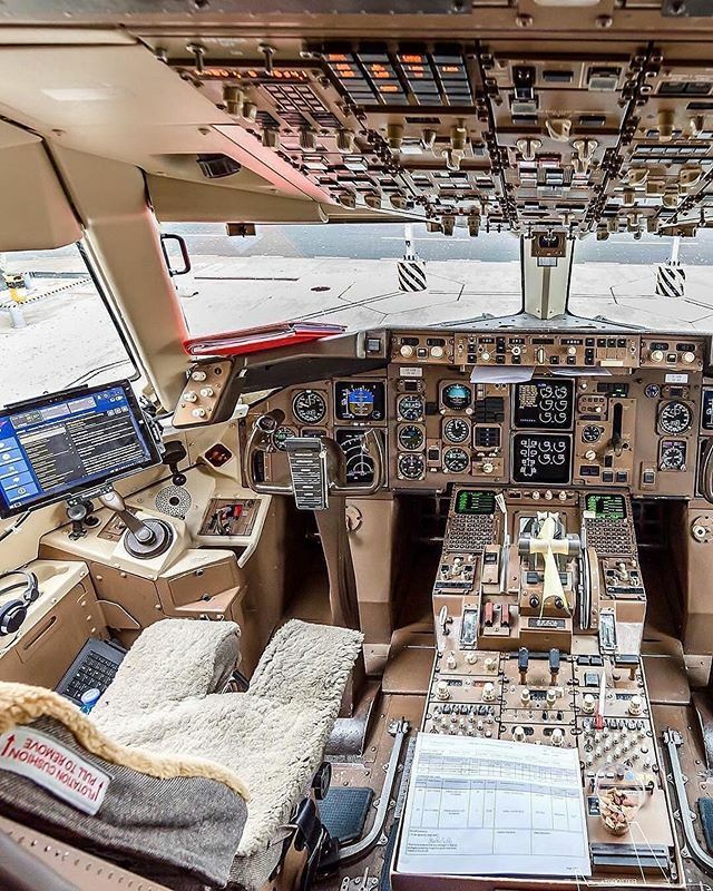 FirstBizFlights's tweet photo. Can you guess the Aircraft and the Airline?🤔
-
Repost from @aviati0n1
Credit to @atspotter
-
-
#aviation #aviationdaily #instagramaviation #instaplane #airplanes #avgeek #aircraft #megaplane #aviationlovers #aviati0n1 #planes  #cockpit #plane #boeing… https://t.co/vxuB6B9hXW https://t.co/1Tif6dMM2c