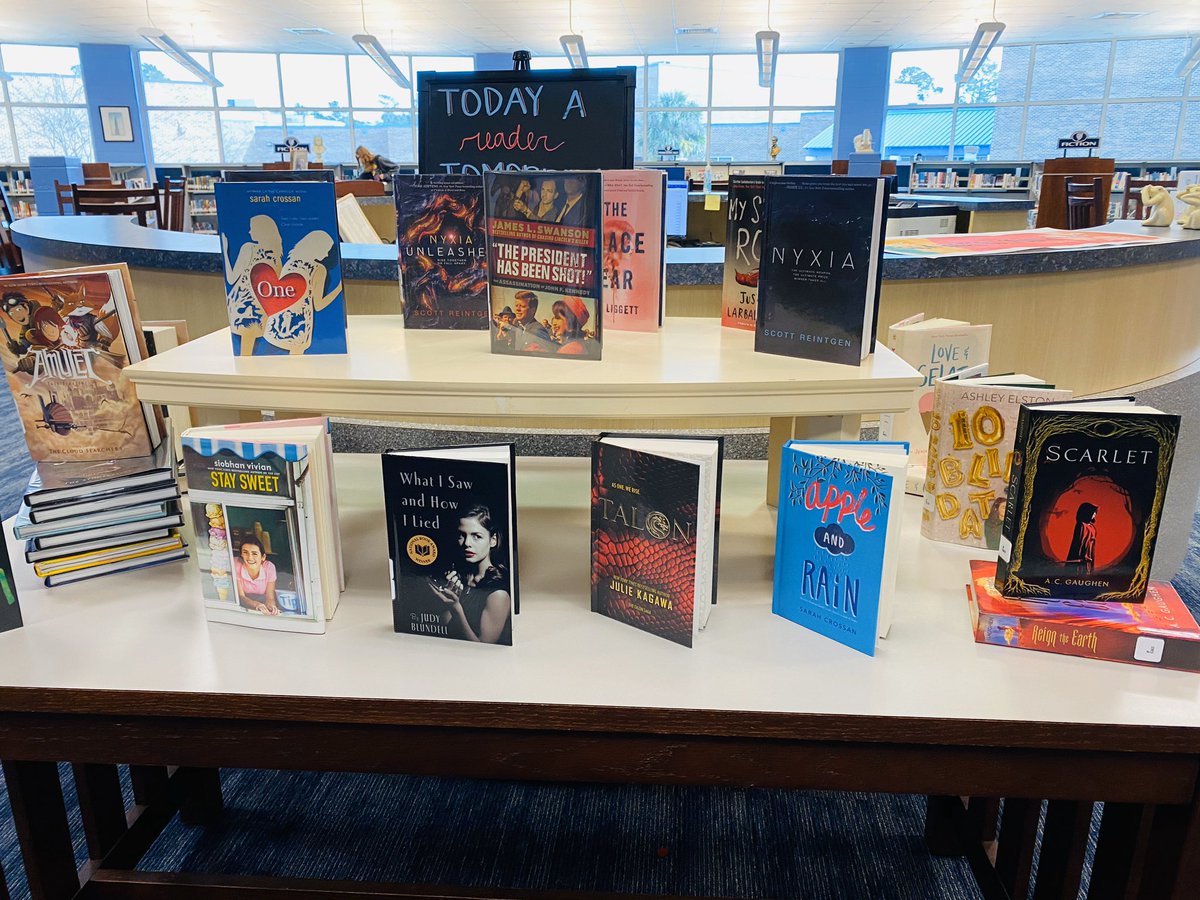 AynorHSLibrary's tweet photo. Check it out! New books have arrived! #BLUEJACKETSREAD #hcslibrarymedia https://t.co/kyOTmixFA6