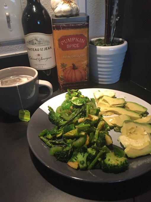 Filming Day Secret Foods! Veggies, Avocado &amp; Green Tea equals...Yep that&rsquo;s right..Bigger Cumshots💦😂 https://t