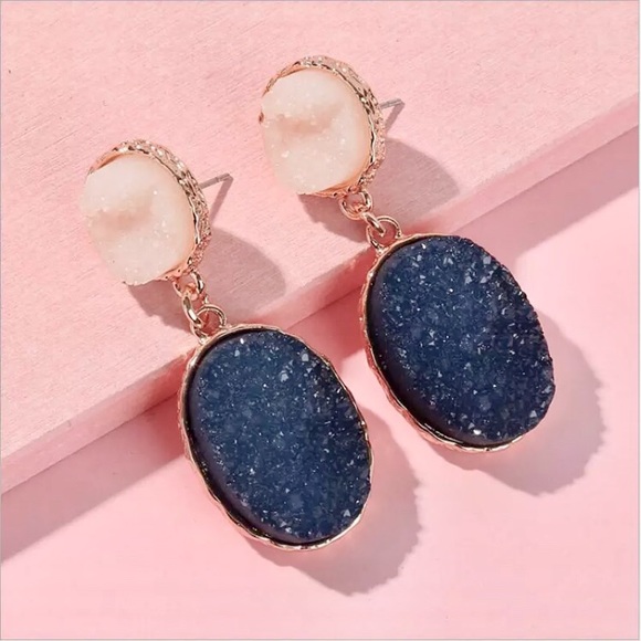 MommiesFreebies's tweet photo. So good I had to share! Check out all the items I'm loving on @Poshmarkapp from @timelesstreas12 #poshmark #fashion #style #shopmycloset #anthropologie: https://t.co/qydowdxOC5 https://t.co/wiRzadRajh