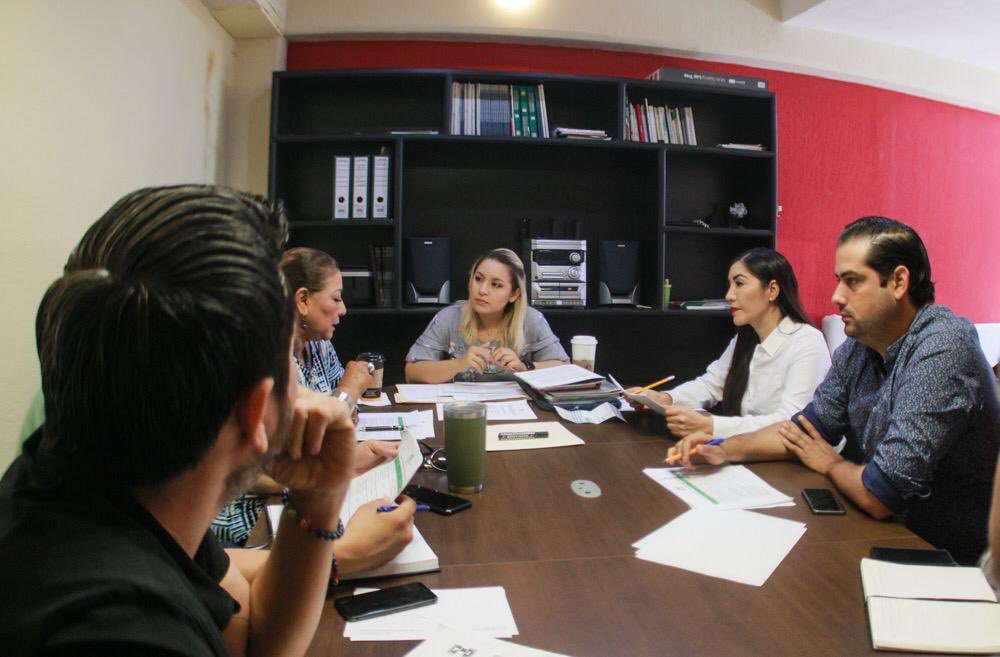 CandyAyuso's tweet photo. El trabajo en equipo es la fortaleza de nuestro partido. Revisamos las estrategias para tener una mayor presencia en los municipios y seguir siendo la opción política de Quintana Roo. #FuertesYUnidos https://t.co/fcBXOuDLa1