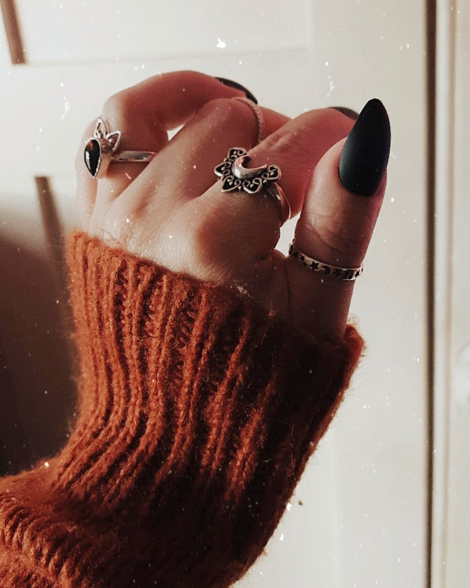 Style_my_magpie's tweet photo. And if all else fails...
I could just be a hand model! 😀 #rotd #ringsoftheday #ringgamestrong #jewellgasms #ringcandy https://t.co/q4iP4BuJhl