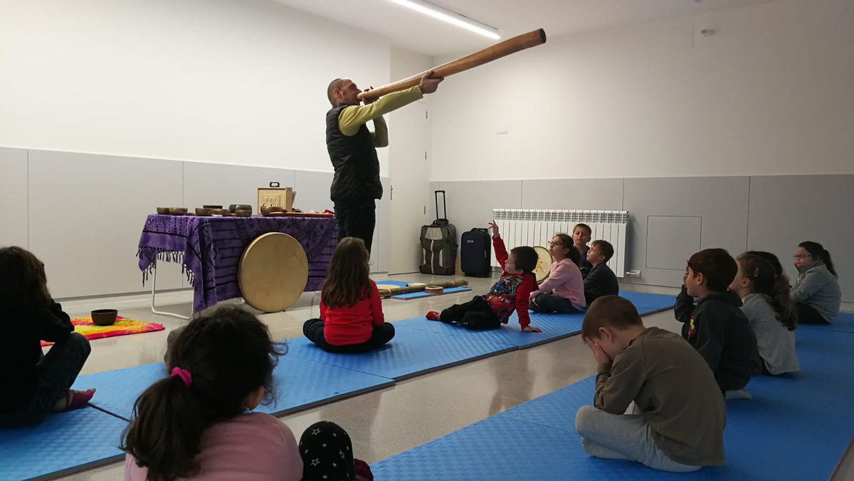 OmsidePrat's tweet image. El massatge de so ha estat una gran experiència sonora.#infantil #omsideprat  #juntscompartim #relaxació @PedreraFundacio