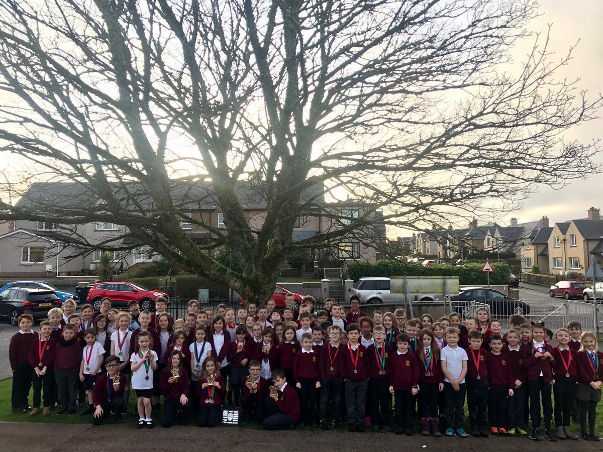 SYPrimary's tweet photo. Over 100 Stornoway Primary pupils took part in cross country races over the winter with lots of individual achievements as well as two team prizes! 
#goingforgold #muddyrunning #lewisandharrisxcseries #SeoEileanSiar https://t.co/w179AED7jN