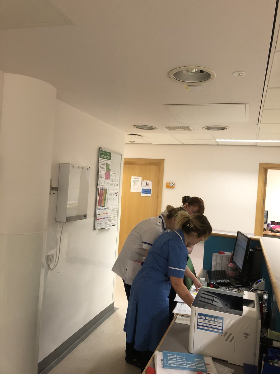 JulesGardner9's tweet photo. SCIP in action for the very first time on Outpatients at Worcester today. Very proud of our nursing students running the clinic. Well done!! And thank you to all the staff for their support @NursingUoW @WorcsAcuteNHS https://t.co/wOO54lfmbO