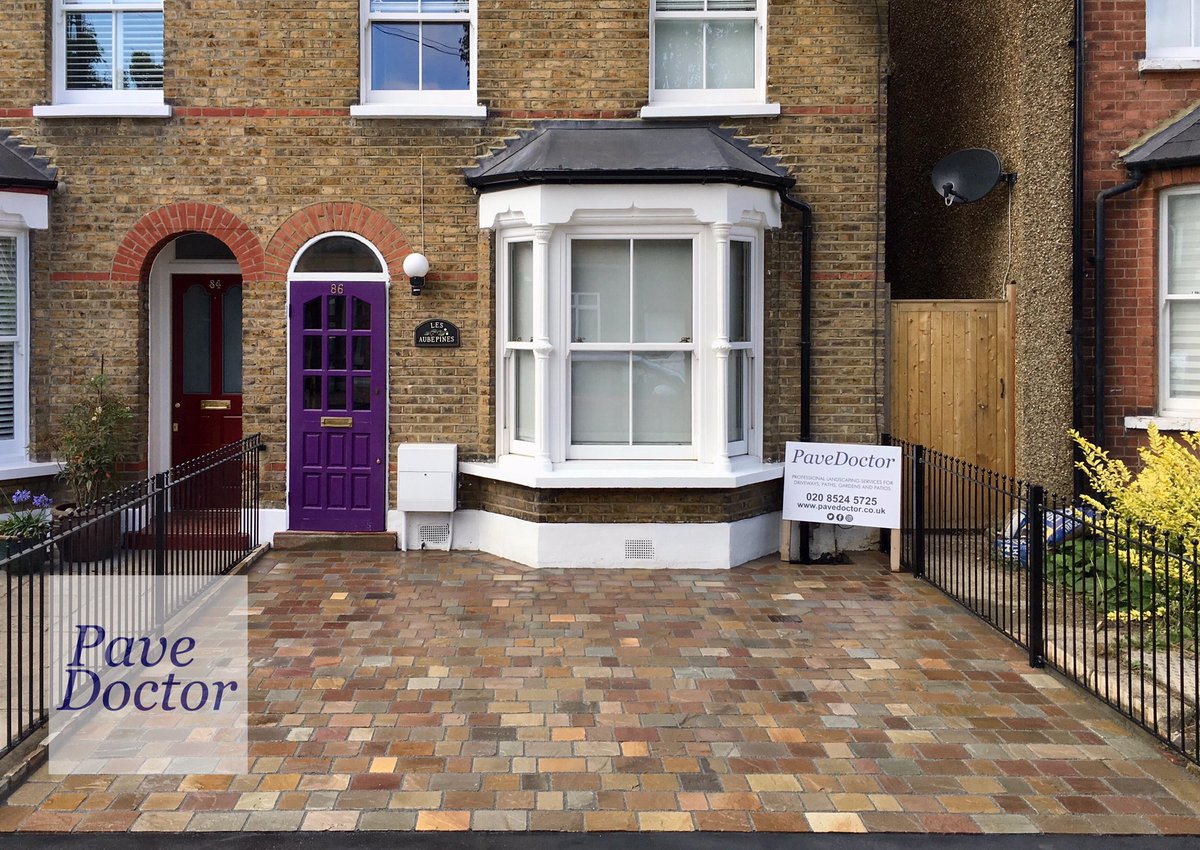 PaveDoctor's tweet photo. An Indian sandstone driveway in Woodford, these mixed size cobbles were a great choice for this style of house along with the wrought iron railings for the finishing touch

#driveway
#PaveDoctor
#woodford
#london
#railing
#sandstone https://t.co/zJDD526xFF