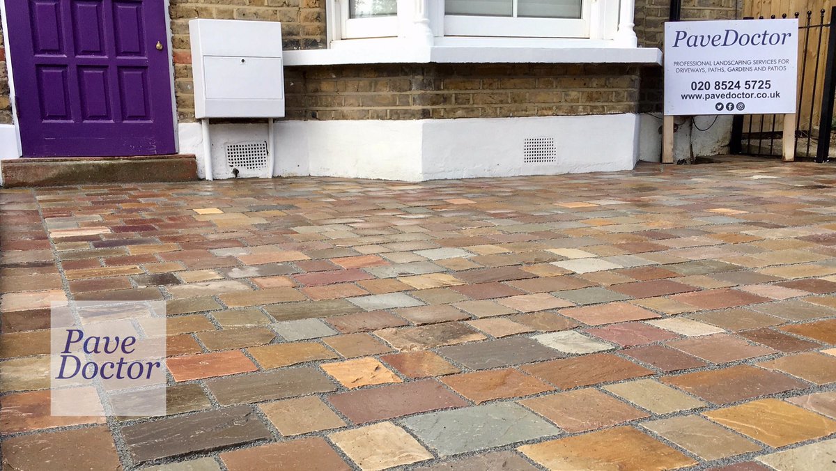 PaveDoctor's tweet photo. An Indian sandstone driveway in Woodford, these mixed size cobbles were a great choice for this style of house along with the wrought iron railings for the finishing touch

#driveway
#PaveDoctor
#woodford
#london
#railing
#sandstone https://t.co/zJDD526xFF