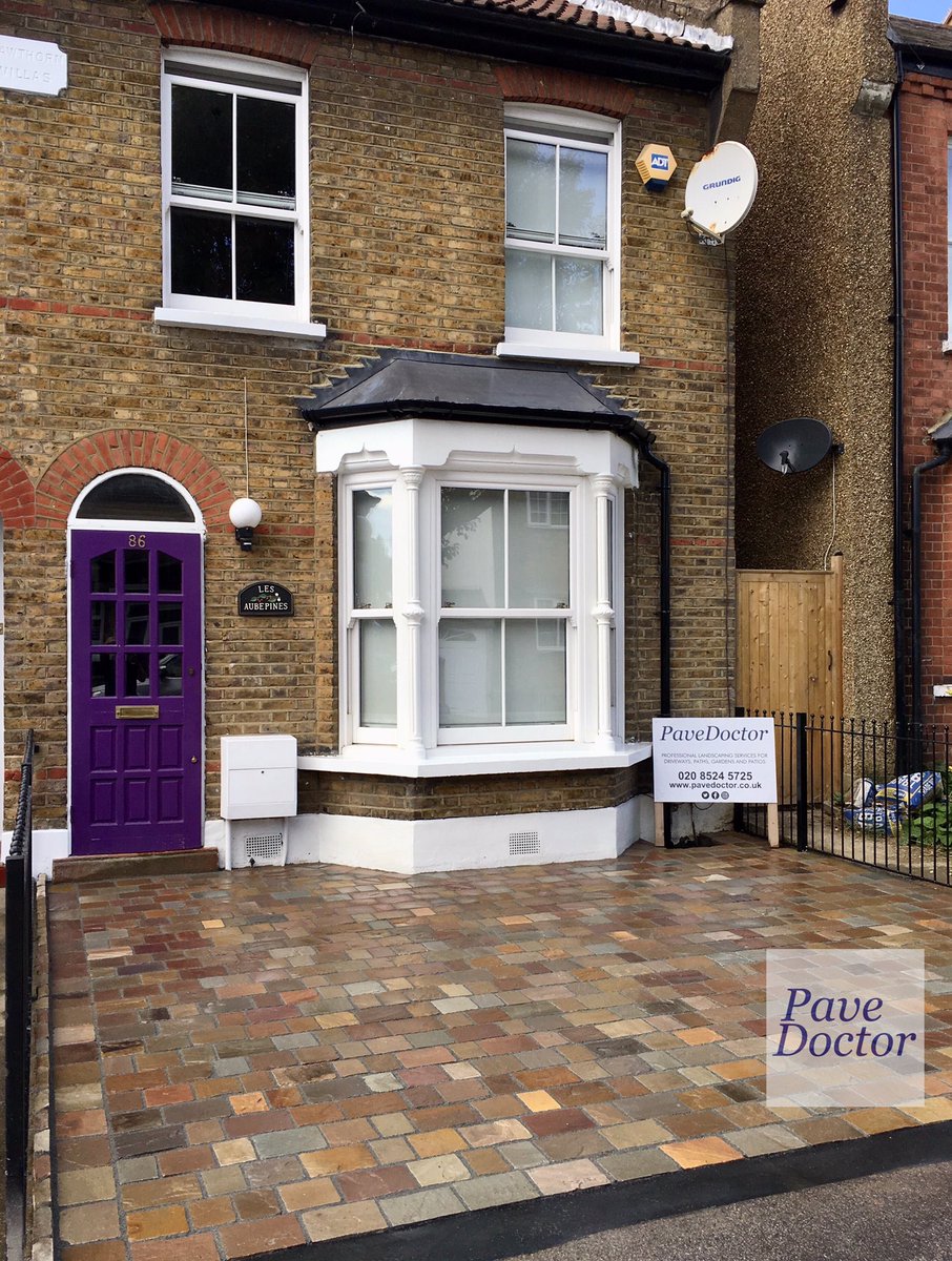 PaveDoctor's tweet photo. An Indian sandstone driveway in Woodford, these mixed size cobbles were a great choice for this style of house along with the wrought iron railings for the finishing touch

#driveway
#PaveDoctor
#woodford
#london
#railing
#sandstone https://t.co/zJDD526xFF