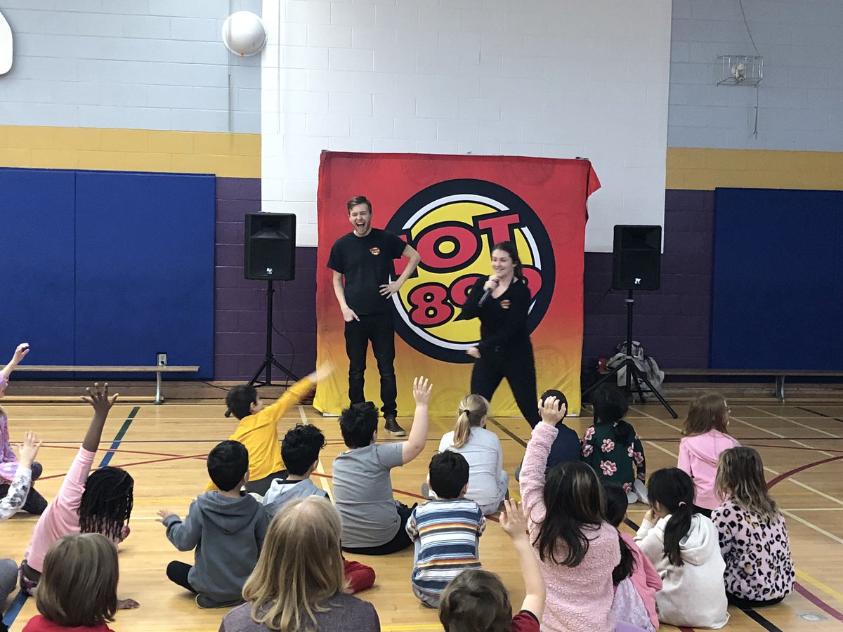 Regina_St_Alt's tweet photo. Such a fun way to start the day @Regina_St_Alt with @newhot899 and @ONFE_ROPE ‘s Breakfast Dance Party today! https://t.co/d8m6Kf5QLX