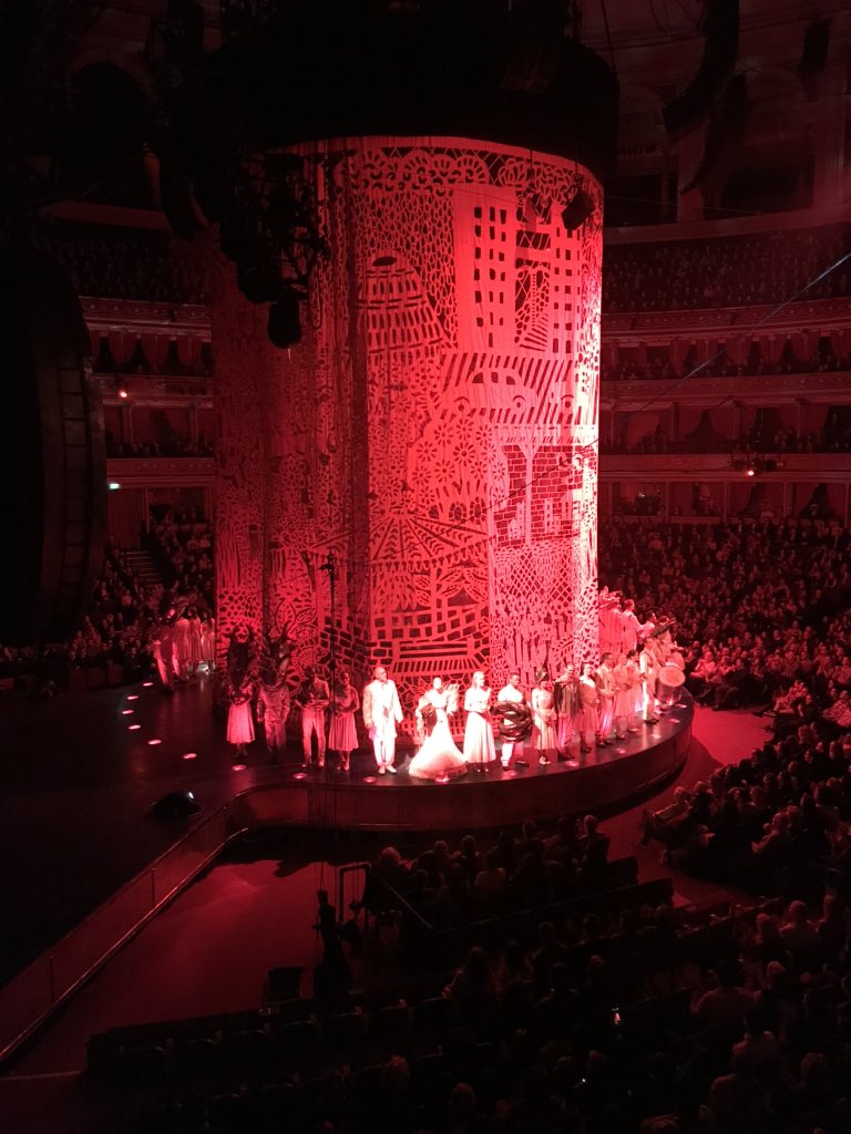 Visitando LUZIA <a href="/RoyalAlbertHall/">Royal Albert Hall</a> in #london <a href="/MexCC/">Mexican Chamber GB</a> <a href="/TheMexLondoner/">The Mexican Londoner</a> <a href="/chicapulp/">Pao Fere @chicapulp</a> <a href="/VisitMEXICOUK/">VisitMEXICOUK</a> <a href="/Embamexru/">Mexican Embassy UK</a> <a href="/nortec_fussible/">Pepe Mogt</a> <a href="/ramonbostich/">nortec_bostich</a> <a href="/SKODAUK_Media/">Škoda UK Newsroom</a> <a href="/AirCanada/">Air Canada</a> <a href="/WeVisitMexico/">Visit Mexico</a> <a href="/MexicanCultureC/">MCC</a> <a href="/AgomeztII/">Aníbal Gómez Toledo</a> <a href="/Doktormty/">Vicente Salas</a> <a href="/hestegia/">Hestegia Ltd.</a> <a href="/ConsulMexGbr/">Sección Consular de la Embajada de 🇲🇽 en 🇬🇧</a> <a href="/Mexicanoslondon/">Mexicanos en Londres</a> <a href="/adriansantosr/">Adrian Santos</a>