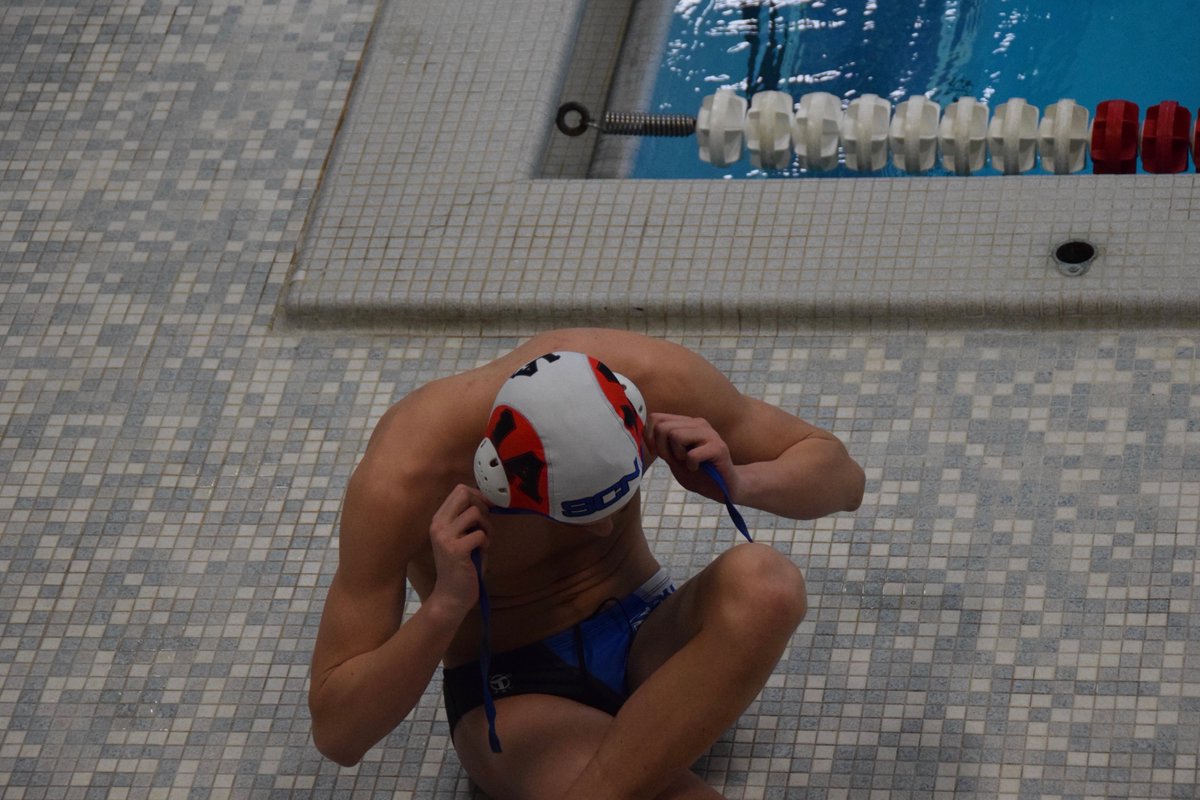 CareyShimon's tweet photo. Just sitting here quietly, cross-legged thinking about how I wish it was North HS Water Polo season!  @STCNSports @SCNBoysWP @bluefangroup https://t.co/vYgPiRoXru