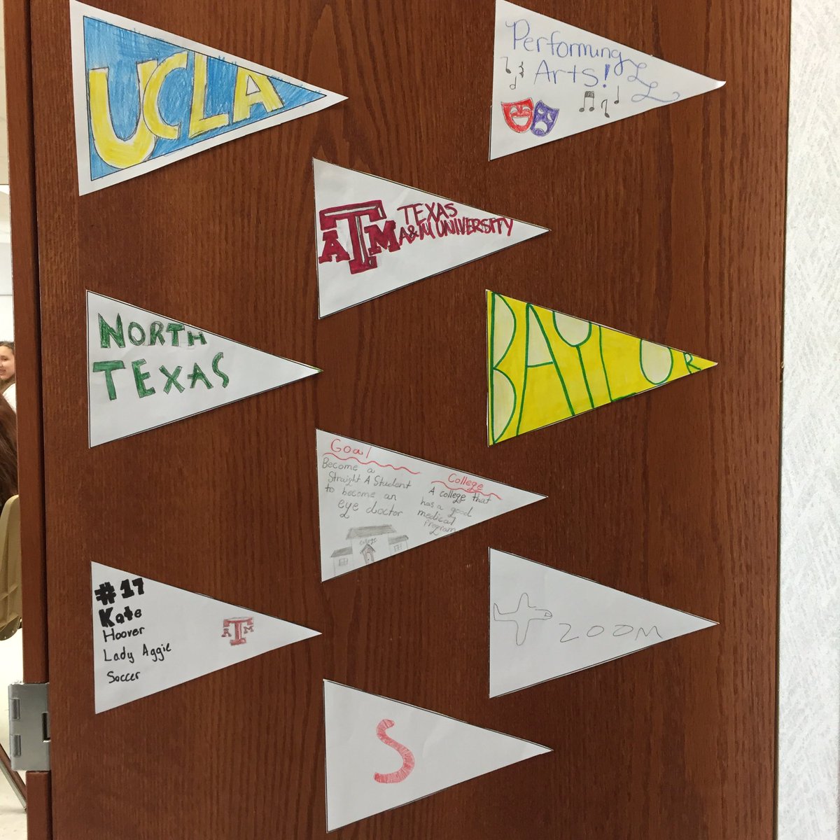 MsPhillipsCMS's tweet photo. Thinking about future college and career goals this week in Homeroom! 🎓@curtiscougars https://t.co/Jw5suIegBP