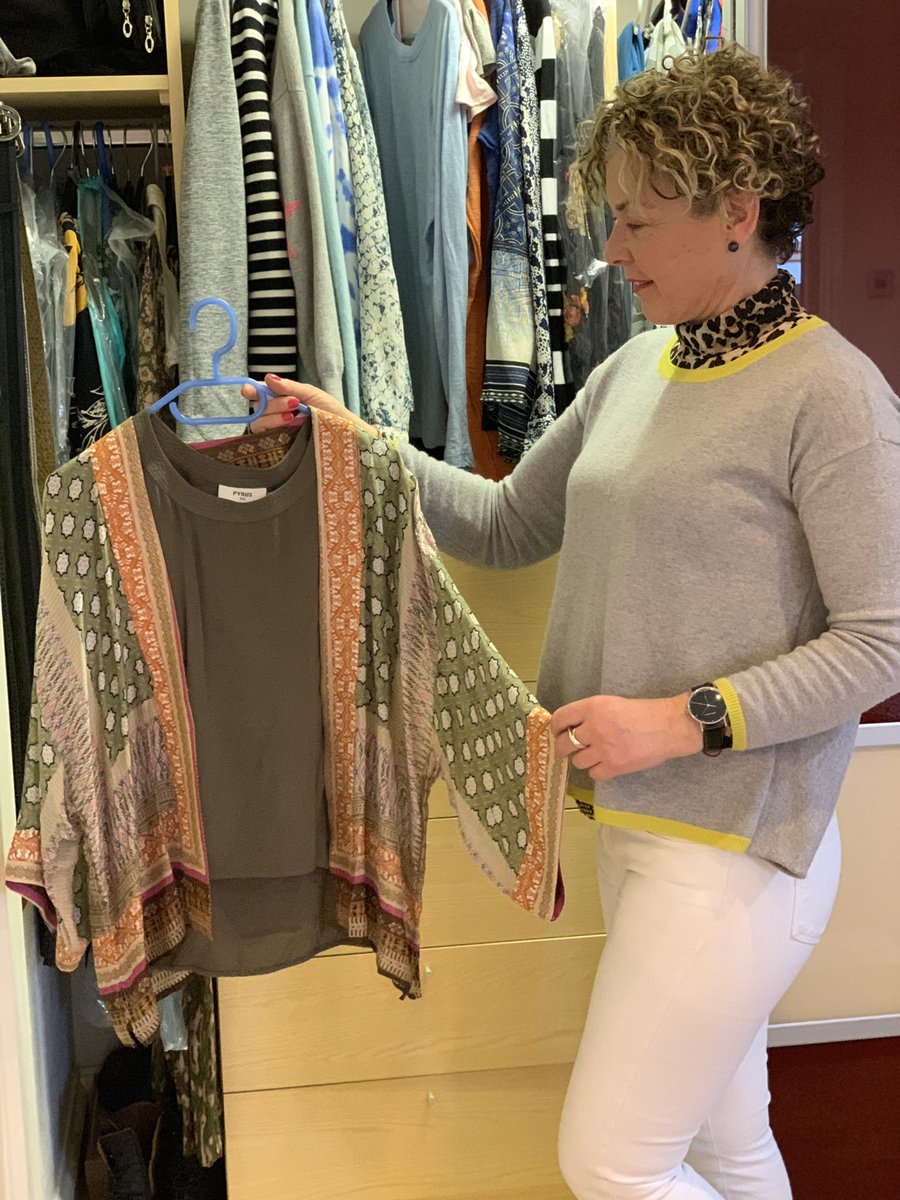 HayRichardson's tweet photo. That’s a wrap, another wardrobe edited, only a few new basic required. Get dressed quicker. Save money. Love your clothes
#reuse #rewear #repair #PersonalShopper #WardrobeEditor #ImageConsultant https://t.co/u35twIlSGs